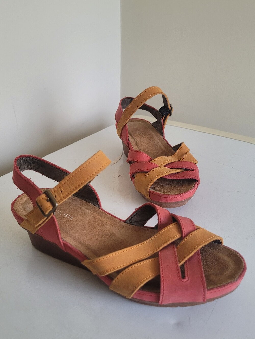 El Naturalista Two-Tone Leather Comfort Sandals
